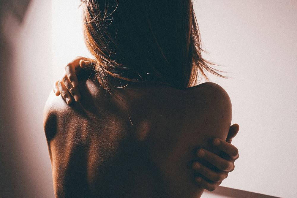Pilates y dolor de espalda: ¿Cómo puede ayudarte a mejorar tu postura?